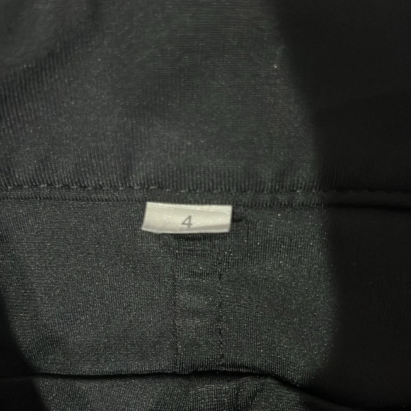 Lululemon City Sleek Slim-Fit 5 Pocket High-Rise Pant in Black Sz 4 - Picture 9 of 10